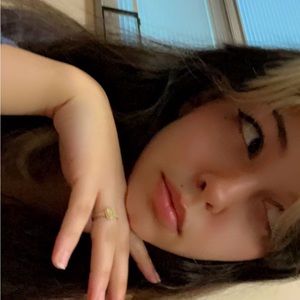 Meet your Posher, Abigail